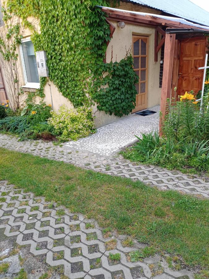 Agroturystyka "Pod Bluszczem" Krasnobrod Ngoại thất bức ảnh